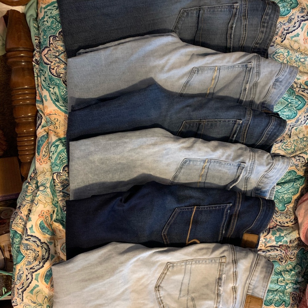 6 pairs of American Eagle jeans